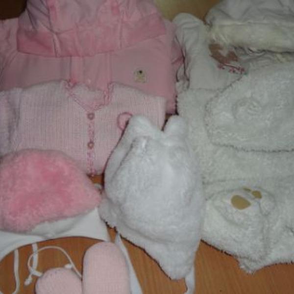 Zimní oblečení 0-3 měsíce a taška oblečení 6-10 měsíců pro holku