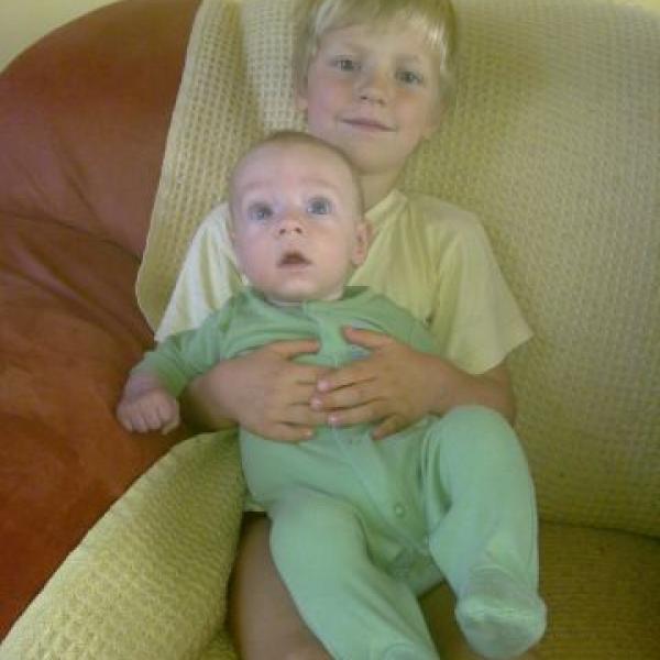 Zdravíme:-) na Moje těhotenství.cz Zdravíme:-)