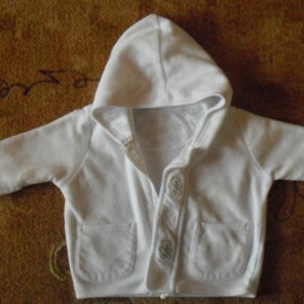 Prodávám věcičky 0-3m značkové, málo nošené :))převážně podzim :)