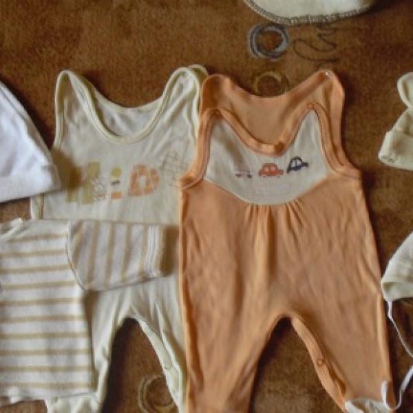 Prodávám věcičky 0-3m značkové, málo nošené :))převážně podzim :)