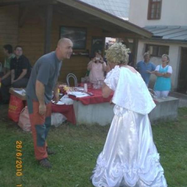 Svatba za námi