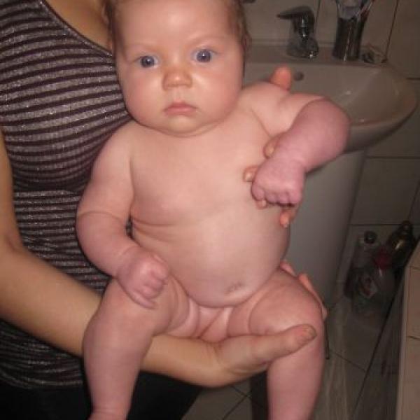 Ahojte holky, jsem tu nová + pár foteček o nás :o)