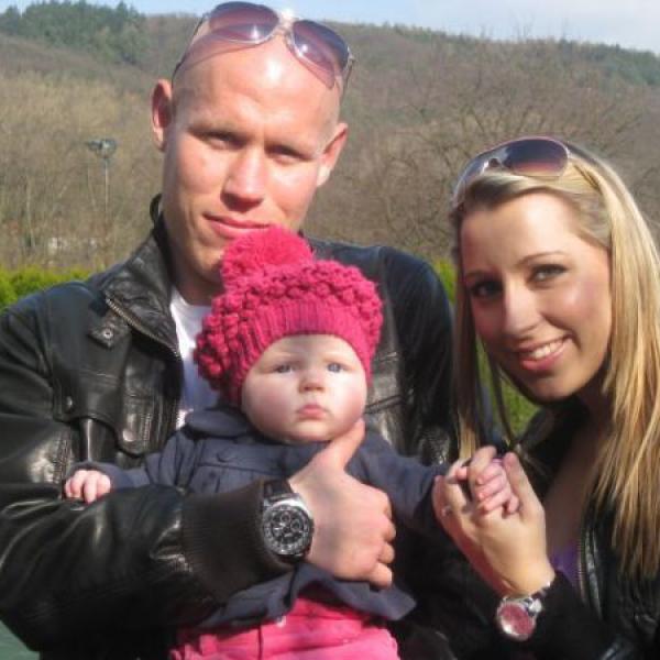 Ahojte holky, jsem tu nová + pár foteček o nás :o)