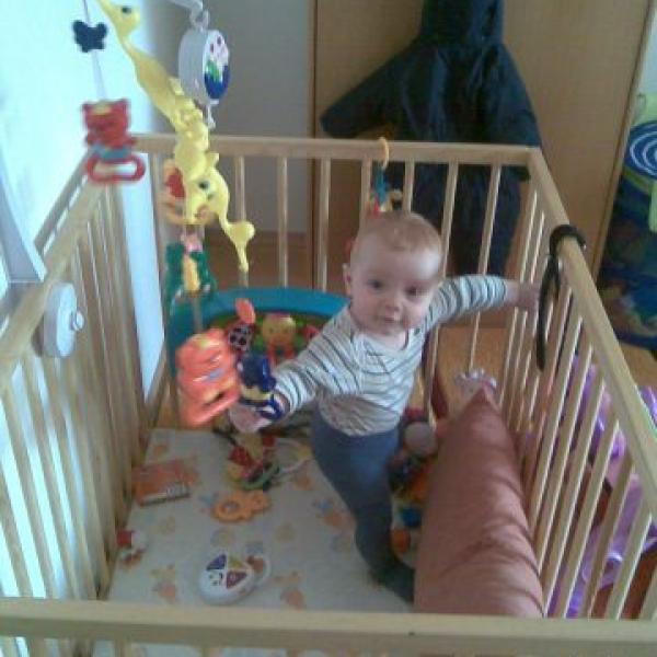 Stoupání na nožičky v 7 měsících...