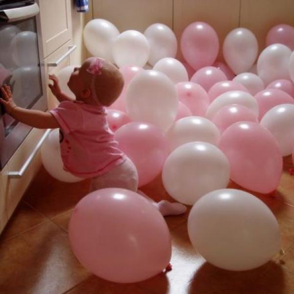 Příprava na zítřejší oslavičku dneska nafukujem balónky :o)))