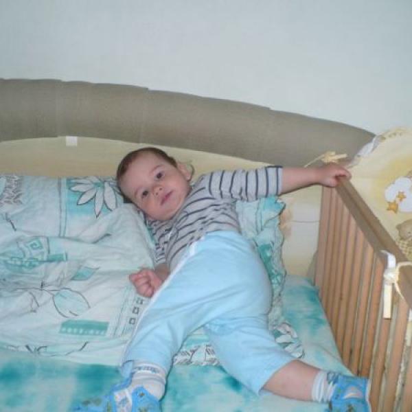 Valim se v posteli to je zuzo