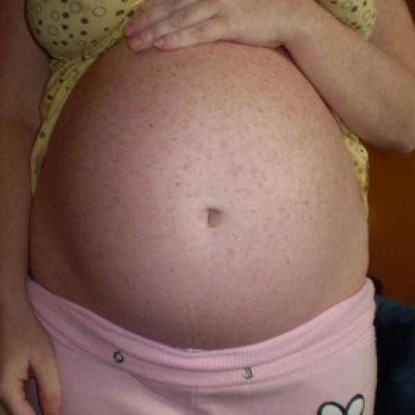 JEN NA OKO JAK BY MĚLA VYPADAT POSTÝLKA A KOČÁREK AŽ SE BUDEME STĚHOVAT.... 