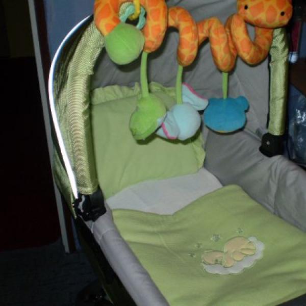 JEN NA OKO JAK BY MĚLA VYPADAT POSTÝLKA A KOČÁREK AŽ SE BUDEME STĚHOVAT.... 