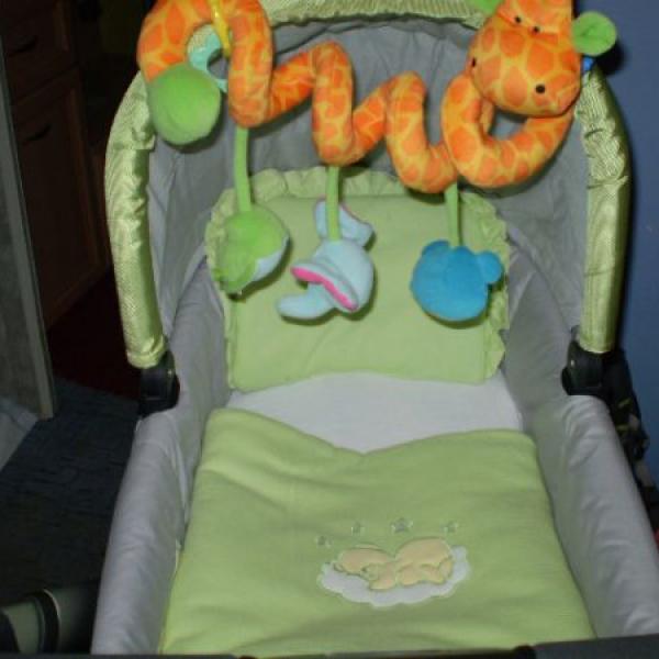 JEN NA OKO JAK BY MĚLA VYPADAT POSTÝLKA A KOČÁREK AŽ SE BUDEME STĚHOVAT.... 