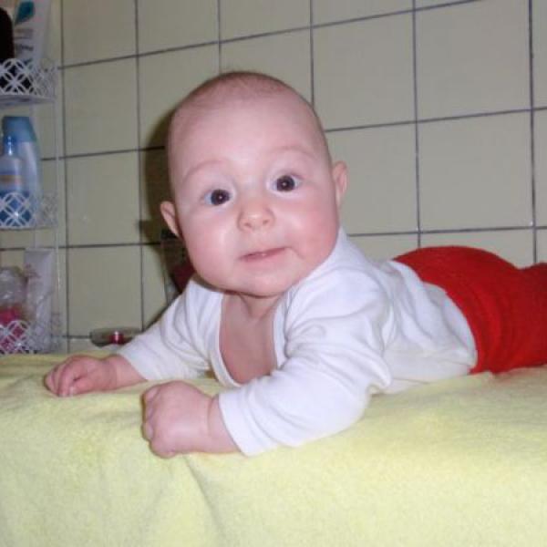 Ahojte červíci a ostatní!!! :)