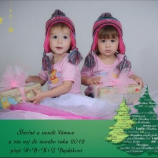 Anička a Baruška přejí krásné Vánoce