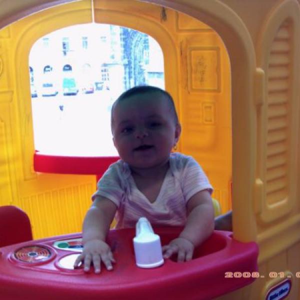 Eliška 8 mecicu 