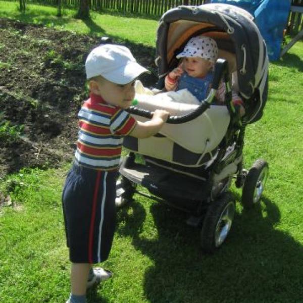 Lenička a Honzík květen 2010