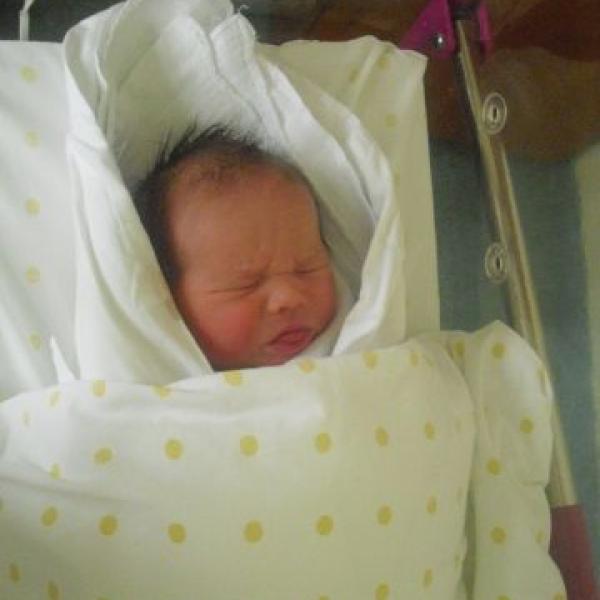 NELINKA 7.11.11 10:45 3270g 48 cm