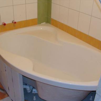 Koupelna a něco navíc... - červíci 2009