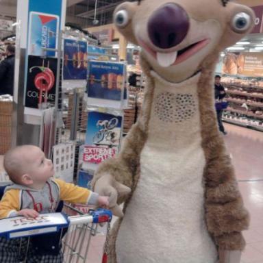 Vojta a maskot veverky z Doby Ledové:-)