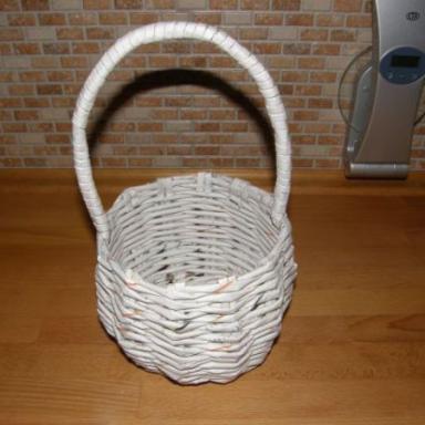 první košíček z papíru :-)