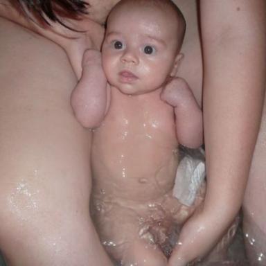 21. 10. 2010 byly Tomíkovi už 2 měsíce....info, foto....jinak i pár vzpomínkových foteček...je mi smutno :-((((((((